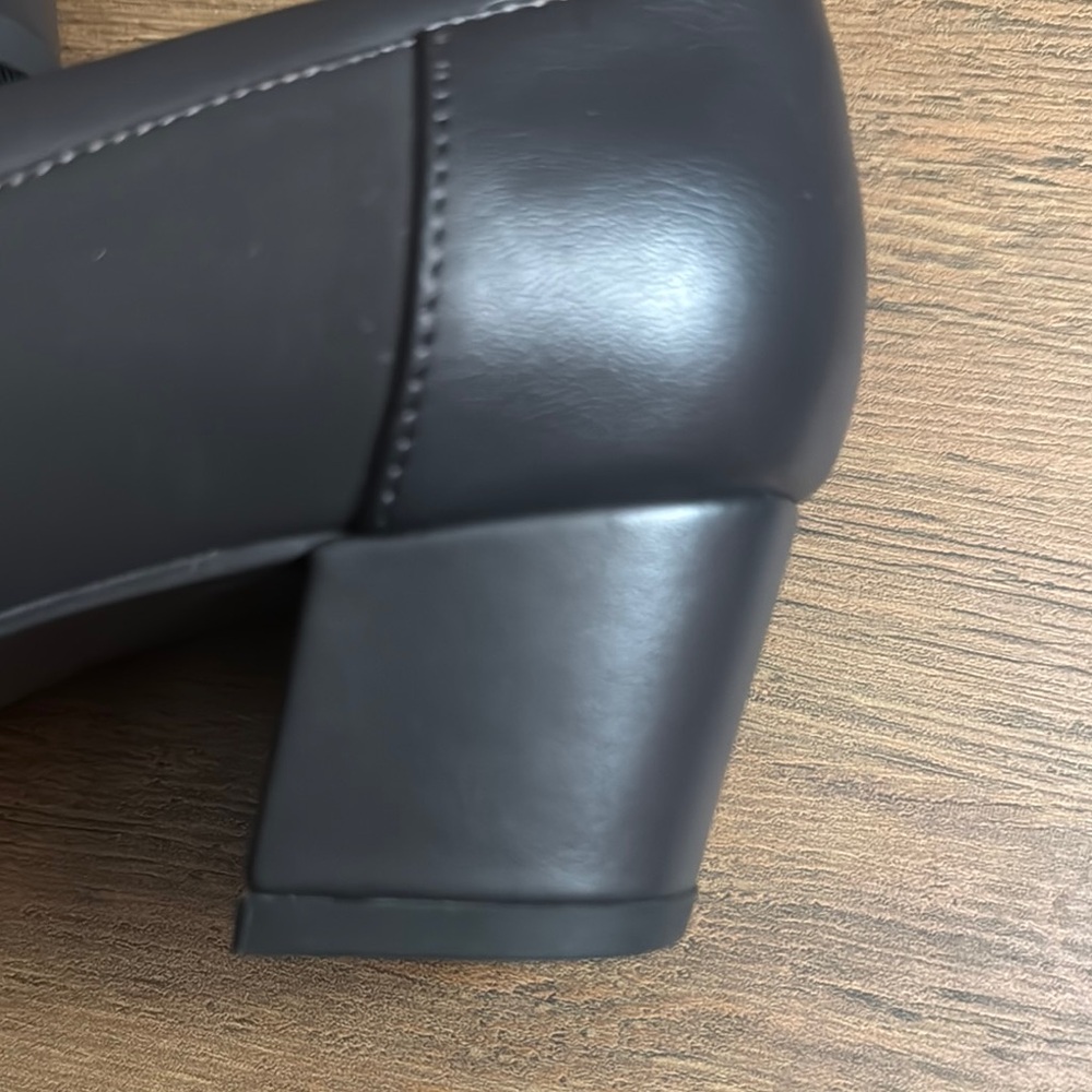 Easy Street Brown Heels Classic Design - Picture 4 of 6